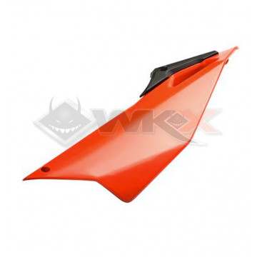 Plaque arrière YCF gauche ROUGE